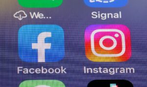 Meta centralizes Facebook and Instagram support, tests AI support assistant