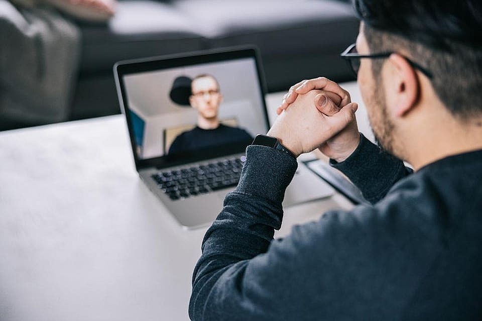 Questions You Should Ask Your Prospective Therapist About Using AI As A Mental Health Advisor