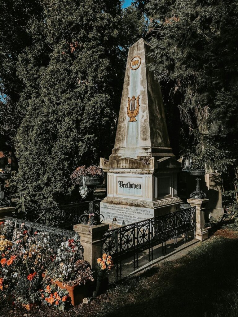 Ludwig Minelli, Founder of Swiss Assisted-Suicide Group, Dies at 92